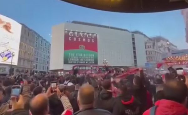 Ολυμπιακός: Εγινε… ερυθρόλευκο το Λονδίνο (vids)