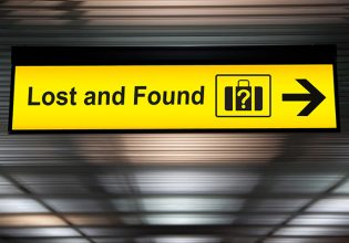 Στα απολεσθέντα ψάχνει ο Μητσοτάκης τις φθηνές τιμές και ο ΣΥΡΙΖΑ την ταυτότητά του