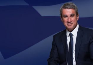 «Παρών» στην πολιτική σκηνή δηλώνει ο Ανδρέας Λοβέρδος χωρίς να ανοίγει τα χαρτιά του