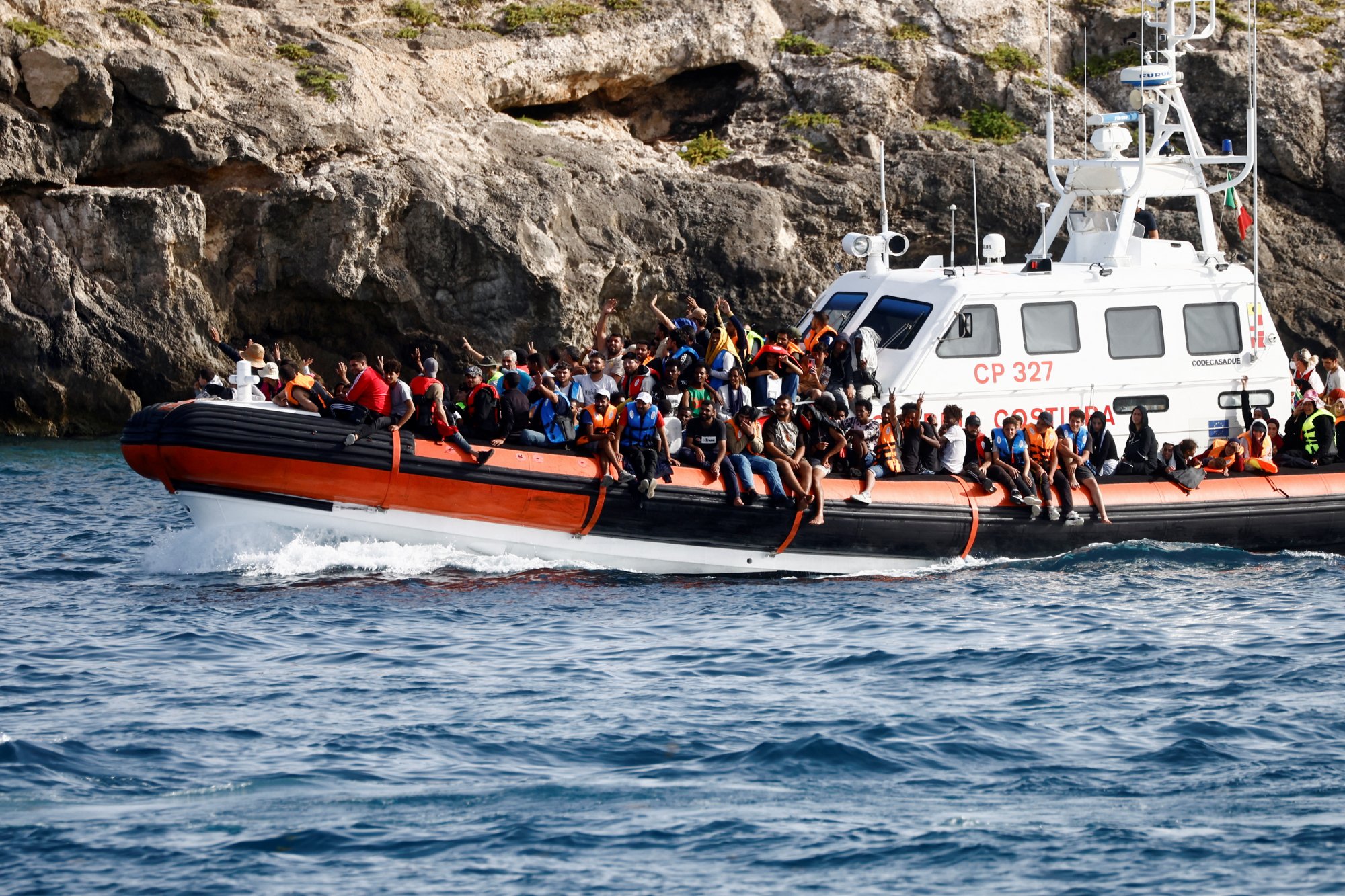Μετανάστες: Η συμφωνία Ιταλίας - Αλβανίας ανησυχεί το Συμβούλιο της Ευρώπης