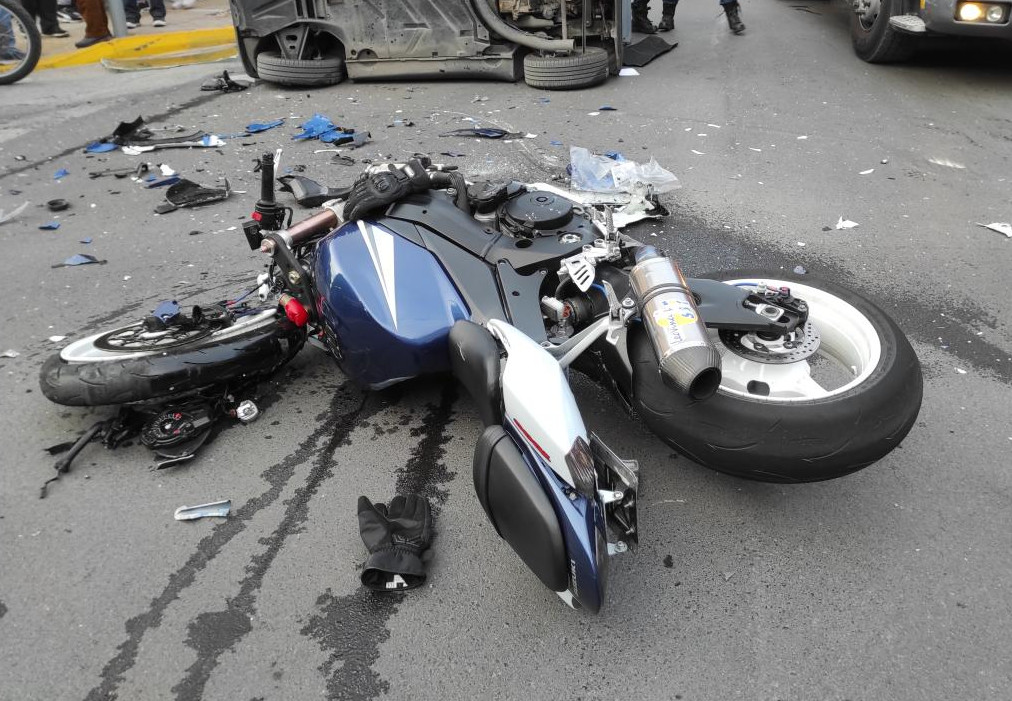 Θεσσαλονίκη: Νεκρός 59χρονος σε τροχαίο – Η μοτοσικλέτα «καρφώθηκε» στις μπάρες