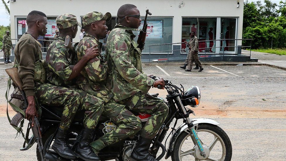 Μοζαμβίκη: Αυξάνει κατά 3 χρόνια τη στρατιωτική θητεία για να αντιμετωπίσει τους τζιχαντιστές