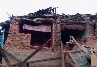 Νεπάλ: Τουλάχιστον 143 νεκρούς άφησε πίσω του ο φονικός σεισμός