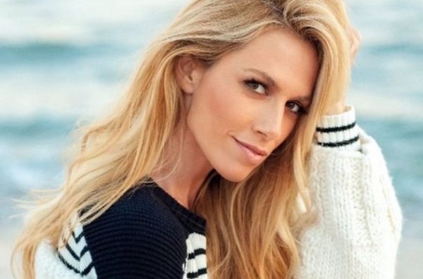 Συγκλονίζει η Ντορέττα Παπαδημητρίου: «Του τα έλεγα όσο ήταν στην εντατική, δεν ξέρω αν τα άκουγε»