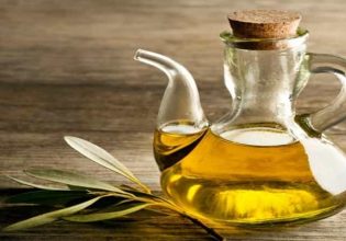 Ελαιόλαδο: Μπουκάλια μισού λίτρου στα ράφια των σούπερ μάρκετ