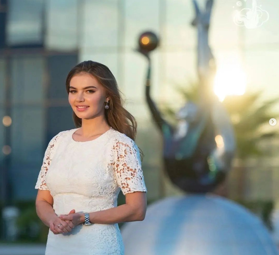 Η επίσημη ερωμένη του Βλαντιμίρ Πούτιν αγνοείται - Η χλιδάτη ζωή της Αλίνα Καμπάεβα