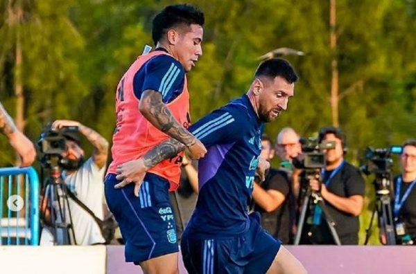 Δίπλα στον Μέσι ο Ορτέγκα – «Υπέροχο να είσαι σε αυτή την ομάδα» (pic)