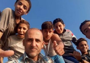 Γάζα: Έμαθε σε χιλιάδες παιδιά να κολυμπούν – Τώρα ακούει μόνο για τους θανάτους των μαθητών του