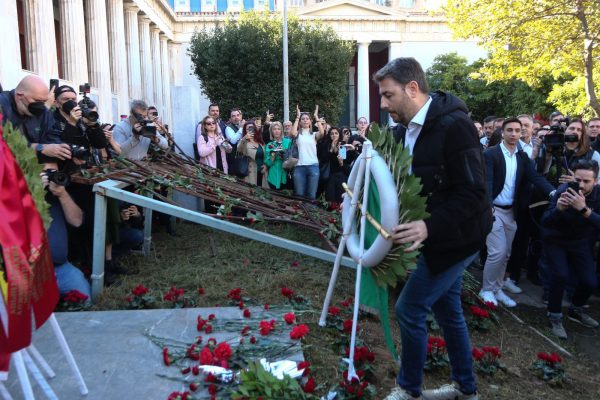 Ανδρουλάκης για Πολυτεχνείο: «Έχουμε κι εμείς χρέος να αγωνιστούμε για ποιοτική δημοκρατία»