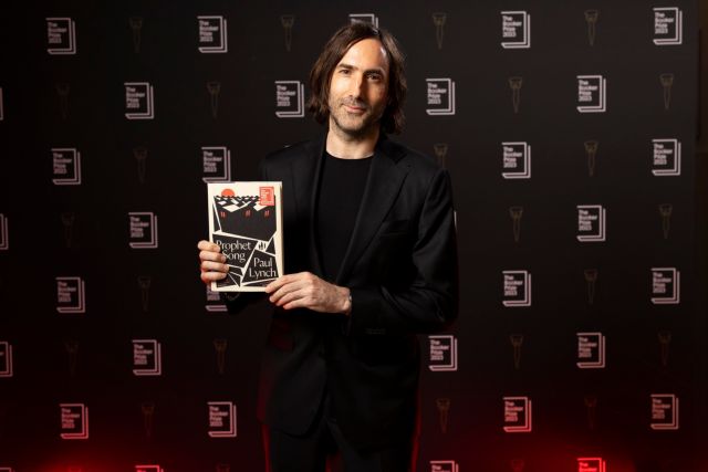 Bραβείο Booker: Απονεμήθηκε στον Ιρλανδό Πολ Λιντς για το δυστοπικό μυθιστόρημά του Prophet Song