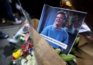 Μάθιου Πέρι: Ποιοι διεκδικούν τα 20 εκατ. δολάρια που εισέπραττε ο ηθοποιός από «Τα Φιλαράκια»