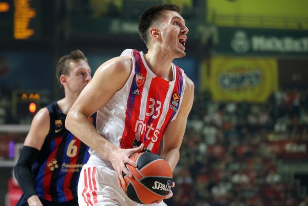 Το «πολύπλευρο» παιχνίδι του Πετρούσεφ – Για αυτό τον θέλει ο Μπαρτζώκας (vids)