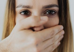 Παγκόσμια Ημέρα για την Εξάλειψη της Βίας κατά των Γυναικών – Η μία στις τρεις κακοποιείται