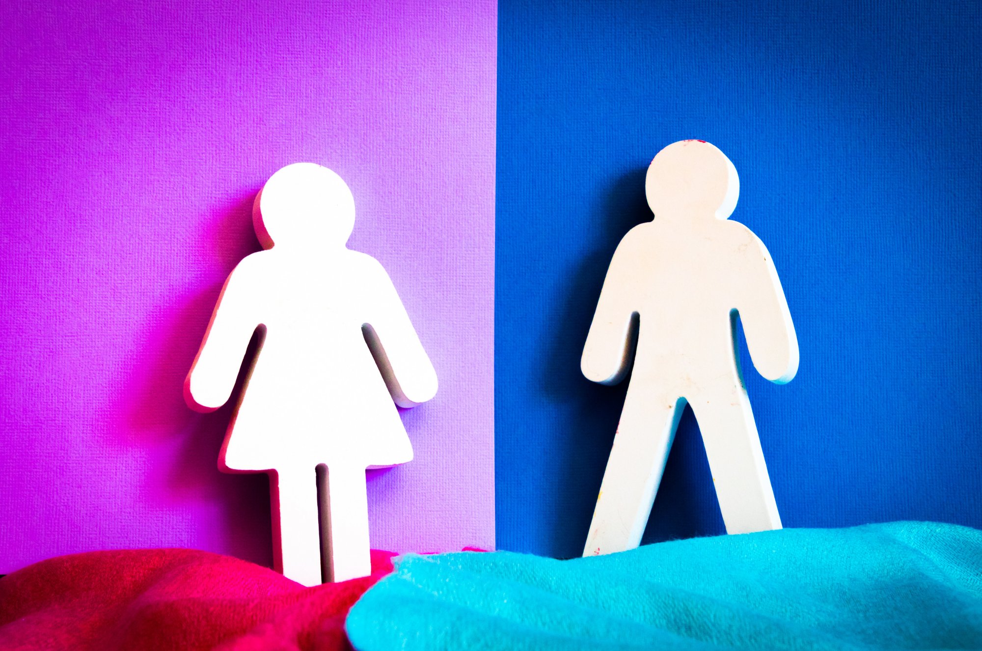 Προκατειλημμένο με τις γυναίκες το 50% των ανδρών – Η έμφυλη ισότητα δεν είναι αυτονόητη ούτε για τους νέους