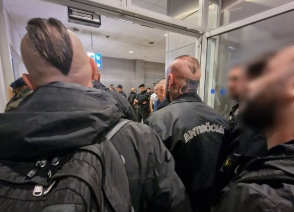 Συνελήφθησαν 21 ακροδεξιοί Ιταλοί στο αεροδρόμιο «Ελ. Βενιζέλος»