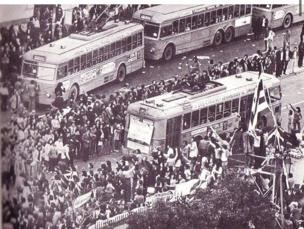 Πολυτεχνείο: το κόκκινο νήμα του χρέους