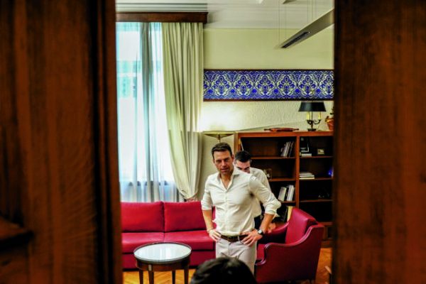 Δείπνα, δίαυλοι και συναντήσεις – Όλο το βαθύ παρασκήνιο