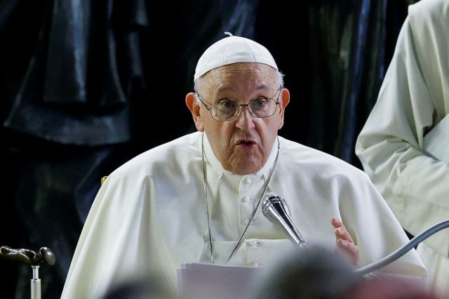 Πάπας Φραγκίσκος: Την κύρια ευθύνη για τους πολέμους φέρουν οι βιομηχανίες όπλων