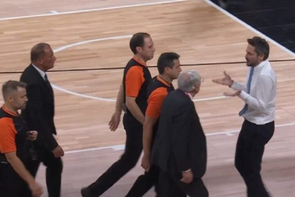 Έξαλλος ο Ποτσέκο: «Οι διαιτητές δεν καταλαβαίνουν το παιχνίδι»(vid)