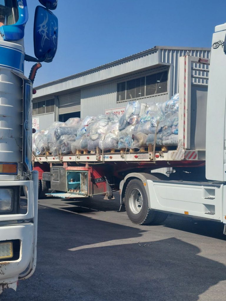 Ισραήλ – Χαμάς: Στο πέρασμα της Ράφα – Αυστηροί έλεγχοι στα φορτηγά με την ανθρωπιστική βοήθεια για τη Γάζα