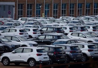 Ρωσία: Κινεζική… εισβολή στην αγορά αυτοκινήτου – Έκρηξη πωλήσεων, ασταθής ανάκαμψη