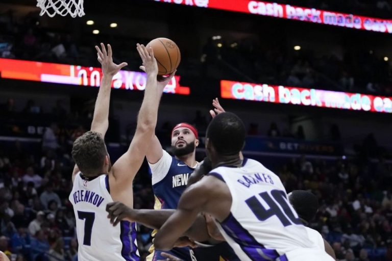 Πέλικανς – Κινγκς 117-112: Στα… ρηχά ο Βεζένκοφ στην ήττα του Σακραμέντο