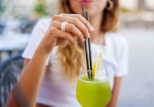 Υγεία: Ποια καλαμάκια είναι καλύτερα, τα χάρτινα ή τα πλαστικά;