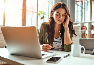 Εγκέφαλος: Πέντε συνήθειες που γερνούν το μυαλό