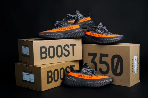 Adidas: Πωλήσεις 374 εκατ. δολαρίων από τα παπούτσια Yeezy