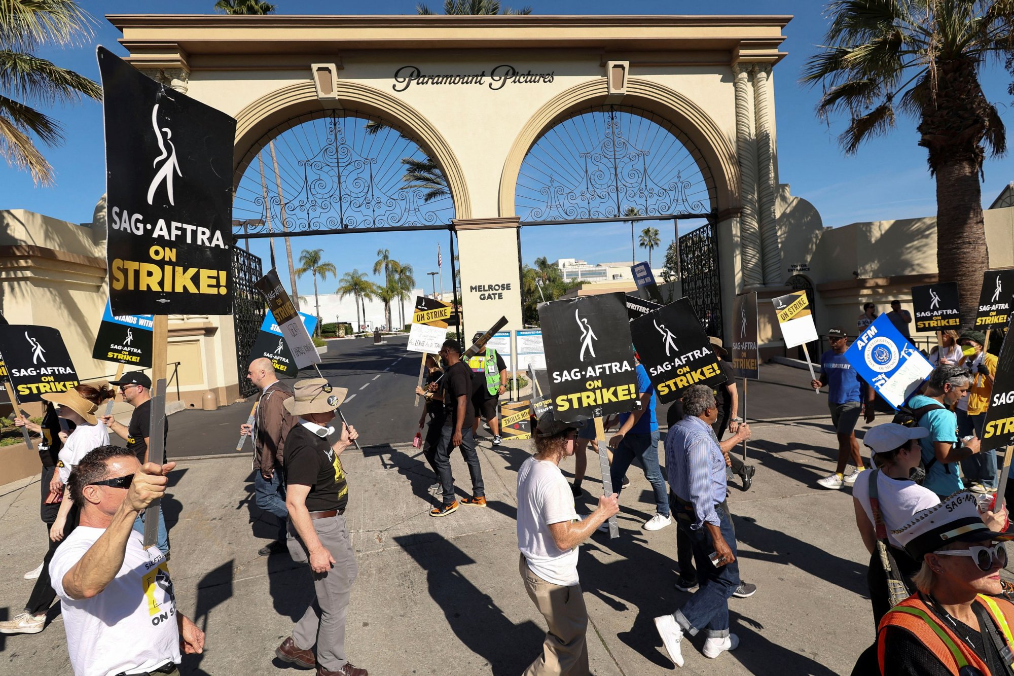 Απεργία τέλος στο Χόλιγουντ μετά από 118 ημέρες
