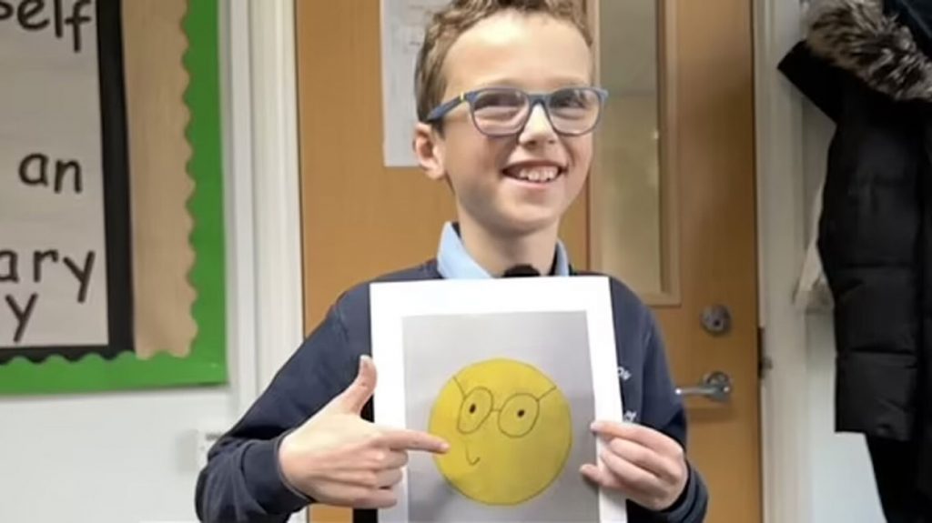 Αγγλία: 10χρονος ζητάει από την Apple να αλλάξει το emoji του «σπασίκλα»