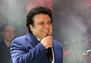 Βασίλης Τερλέγκας: Νέο video από την επίθεση που δέχθηκε ο τραγουδιστής ενώ τραγουδούσε