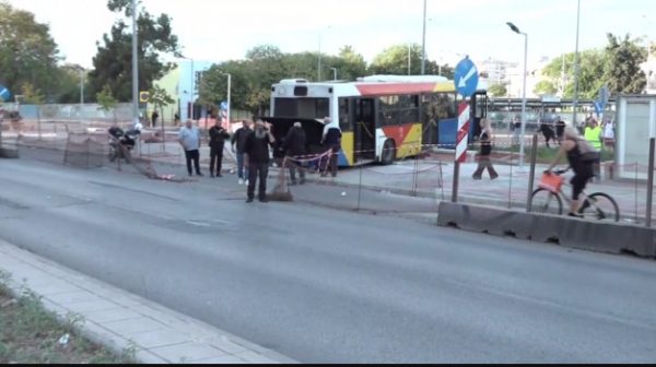 Θεσσαλονίκη: «Την κυνηγούσε ο Χάρος» – Ραγίζει καρδιές η μητέρα της 40χρονης που παρασύρθηκε από λεωφορείο