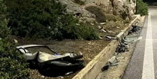 Πώς έγινε το τροχαίο με τις δύο νεκρές κοπέλες στη Βουλιαγμένη – Κανείς δεν φορούσε ζώνη
