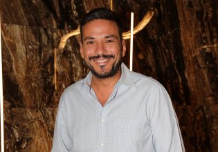 Κώστας Τσουρός: Οι τρικλοποδιές, το παρασκήνιο και τα πισώπλατα μαχαιρώματα