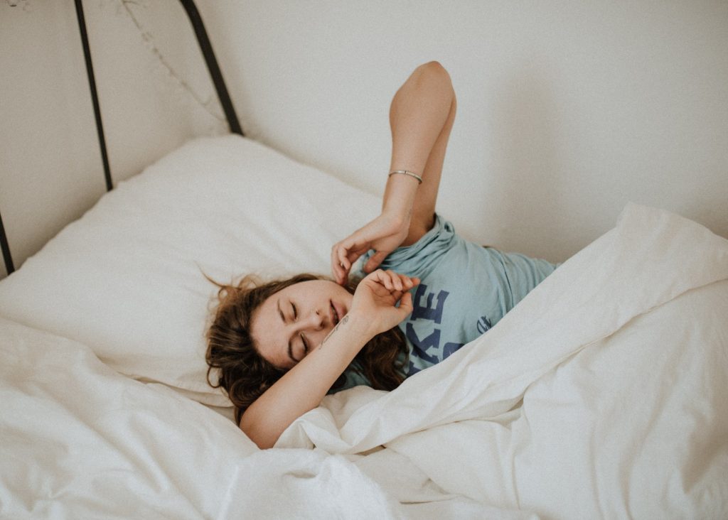 Γιατί ο ύπνος στην αριστερή πλευρά παίζει ρόλο για την υγεία μας