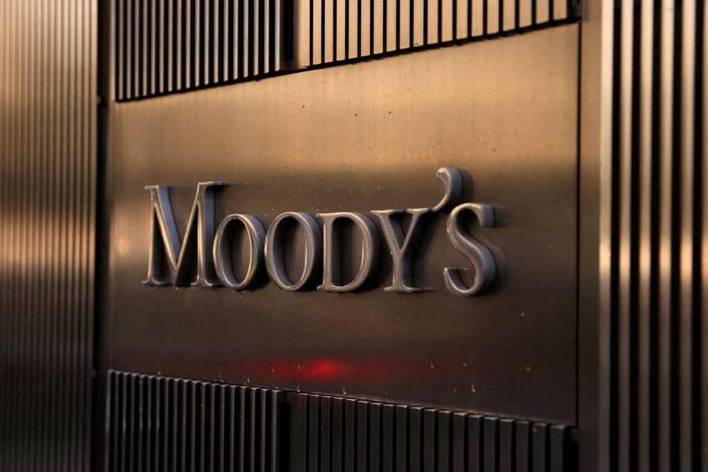 Moody’s: Υποβάθμισε την προοπτική του αξιόχρεου των ΗΠΑ – Εντονη αντίδραση του Λευκού Οίκου