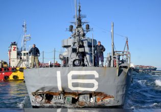 «Βέλος»: Ρυμουλκήθηκε με επιτυχία το ιστορικό αντιτορπιλικό – Άγνωστο πού θα αγκυροβολήσει