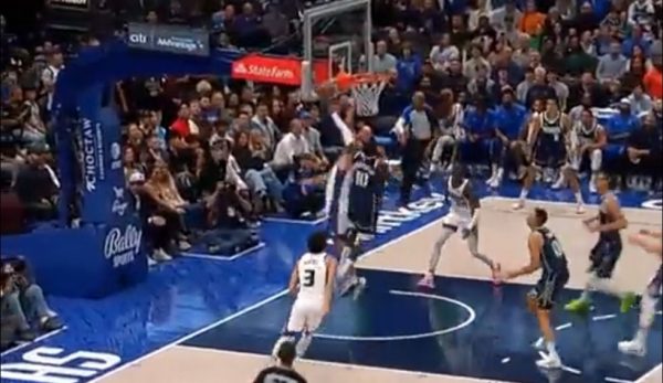 Φοβερός Βεζένκοφ και στις δυο πλευρές του παρκέ – Η εντυπωσιακή τάπα στον Χάρνταγουεϊ (vid)