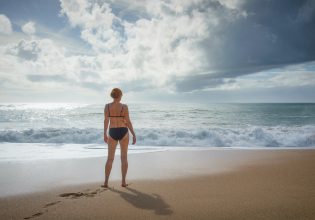 Οι γυναίκες κάνουν περισσότερο (και καλύτερο) σεξ όσο μεγαλώνουν – Οι ειδικοί εξηγούν γιατί