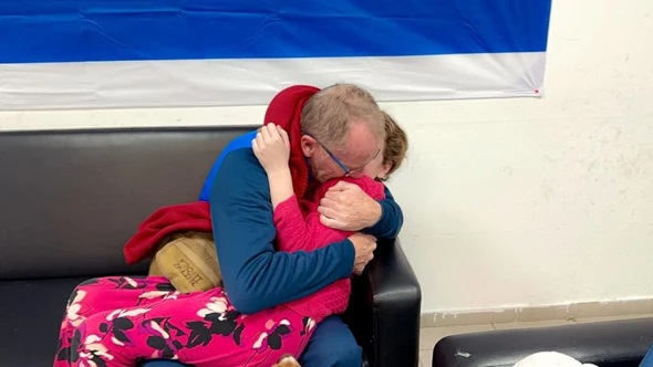 Ισραήλ: Συγκινητικές στιγμές με ομήρους παιδιά να επανενώνονται με τους συγγενείς τους μετά από 50 ημέρες
