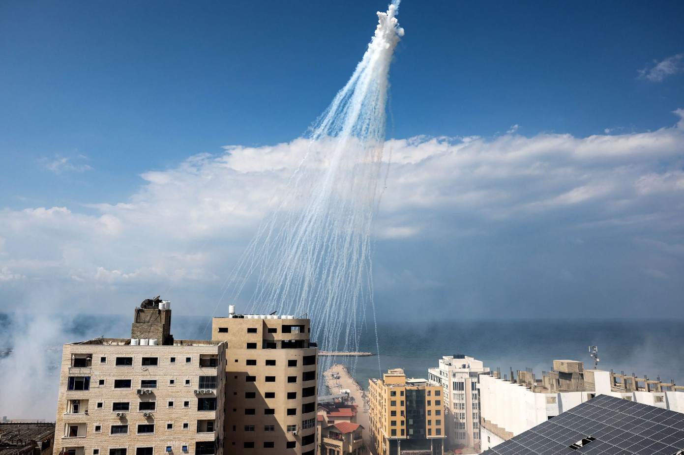 Ισραήλ: Χρησιμοποίησε λευκό φώσφορο στη Γάζα; - Τι απαντά στο in το Παρατηρητήριο Ανθρωπίνων Δικαιωμάτων