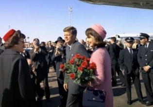 Η ιστορία του ροζ, ματωμένου ταγέρ της Τζάκι Κένεντι – Γιατί είναι κλειδωμένο μέχρι το 2103