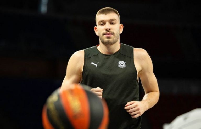 Η επιστροφή του Ρογκαβόπουλου και ένα… ιδιαίτερο καλοκαίρι (vids)