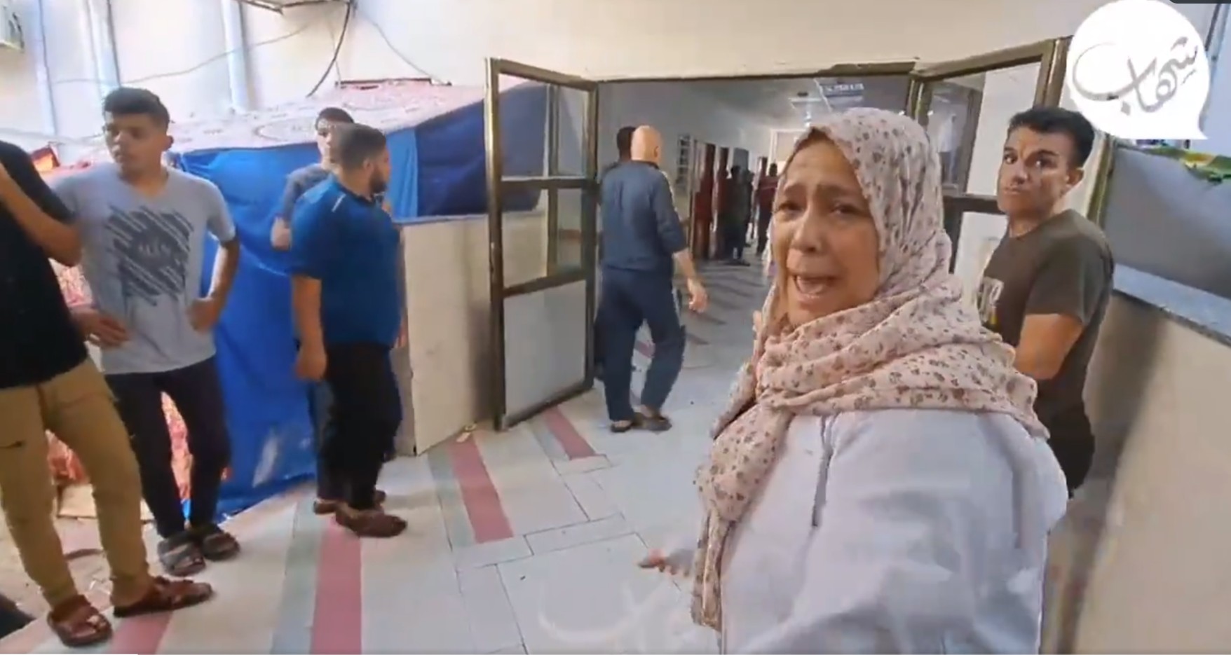 Γάζα: Γιατρός σε νοσοκομείο σπεύδει να βοηθήσει θύματα βομβαρδισμού, βρίσκει την κόρη της