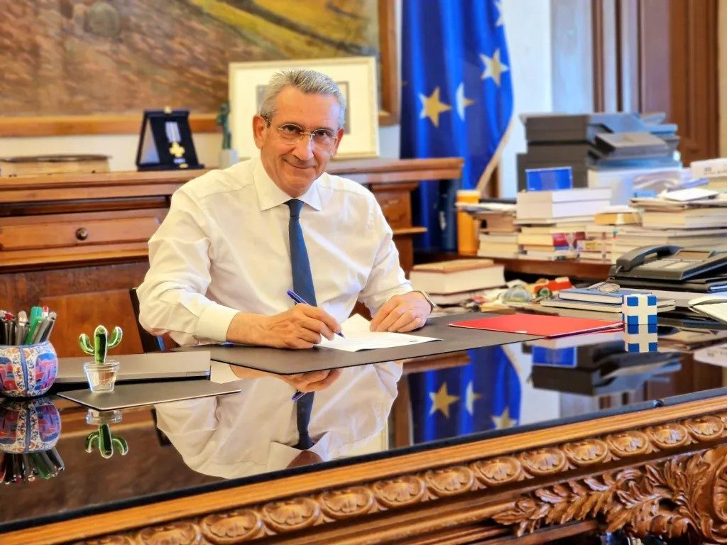 Αρχίζουν εργασίες στο οδικό δίκτυο της Ρόδου