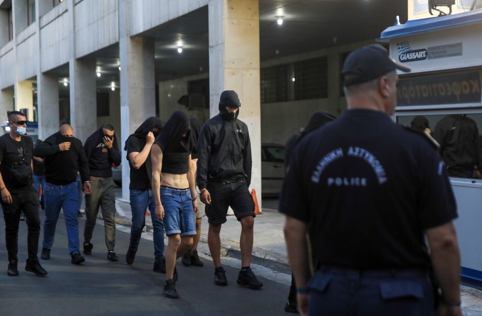 Βολές ΣΥΡΙΖΑ για την αποφυλάκιση των Κροατών χούλιγκαν - «Αποτυχημένη διαχείριση»