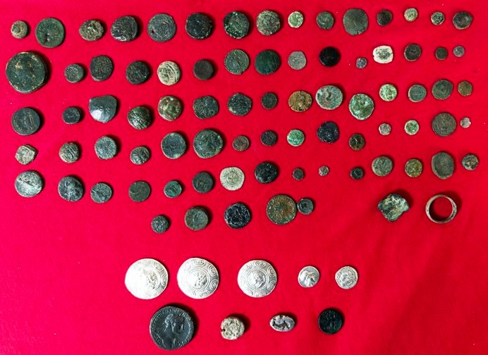 Θεσσαλονίκη: Στα χέρια της ΕΛ.ΑΣ αρχαιοκάπηλος – Ετοιμαζόταν να πετάξει για Γερμανία μαζί με αρχαία νομίσματα