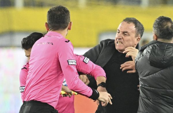 Τουρκία: Παραιτήθηκε ο πρόεδρος της Ανκαραγκιουτσού που γρονθοκόπησε διαιτητή – Ο αποκλεισμός και το πρόστιμο