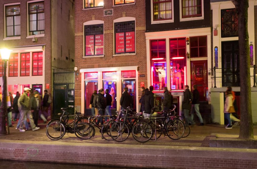 Ολλανδία: Βρέθηκε η νέα τοποθεσία των «Κόκκινων Φαναριών» του Άμστερνταμ